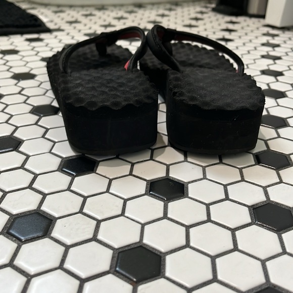 North Face flip flops. - Picture 3 of 3